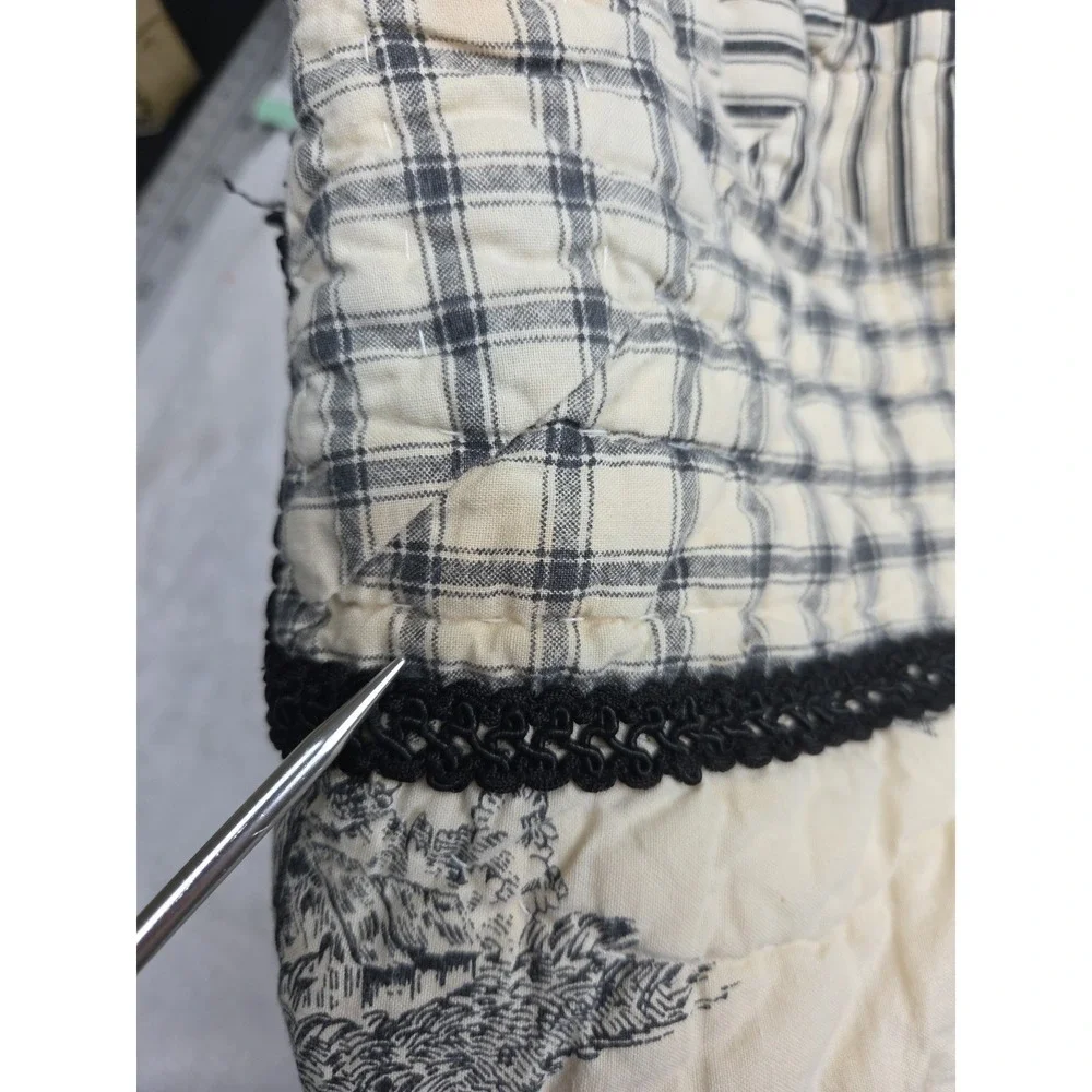 Blue Waverly Wellington French Toile Patchwork Quilt Handmade Scalloped TWIN